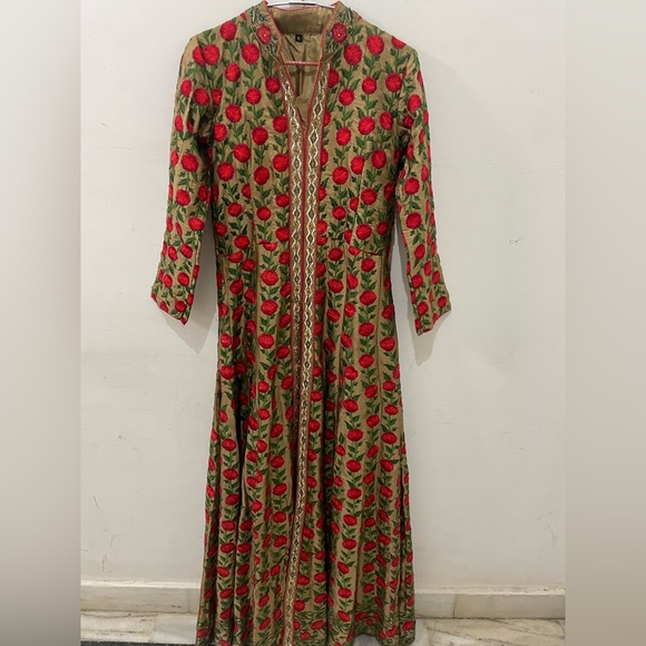 Boutique piece of long heavy embroidery dress with slit and a skirt in s size - Picture 1 of 4